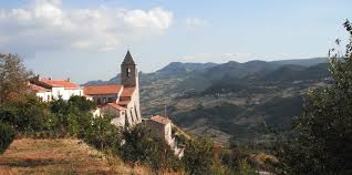 Masseria Acquasalsa Isernia | La chiesa di Borgo San Pietro